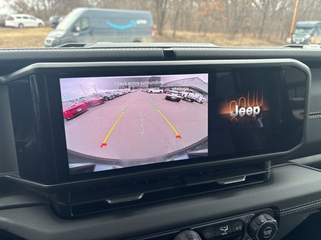 Used 2024 Jeep Wrangler Sahara image 16