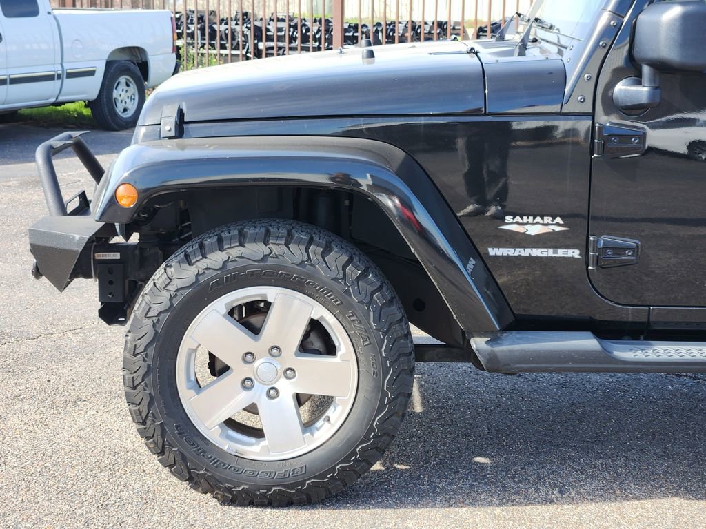 Used 2009 Jeep Wrangler Sahara w/ Dual Top Group image 9