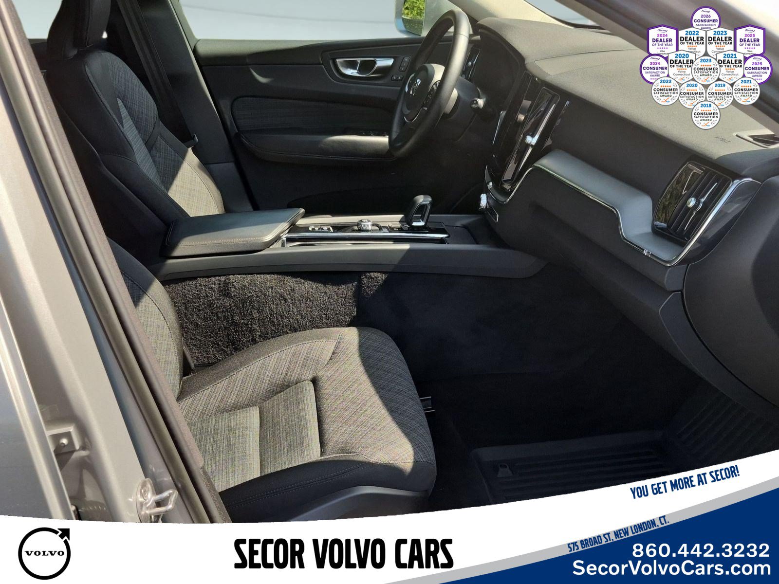 Used 2023 Volvo XC60 B5 Core AWD/4WD image 22