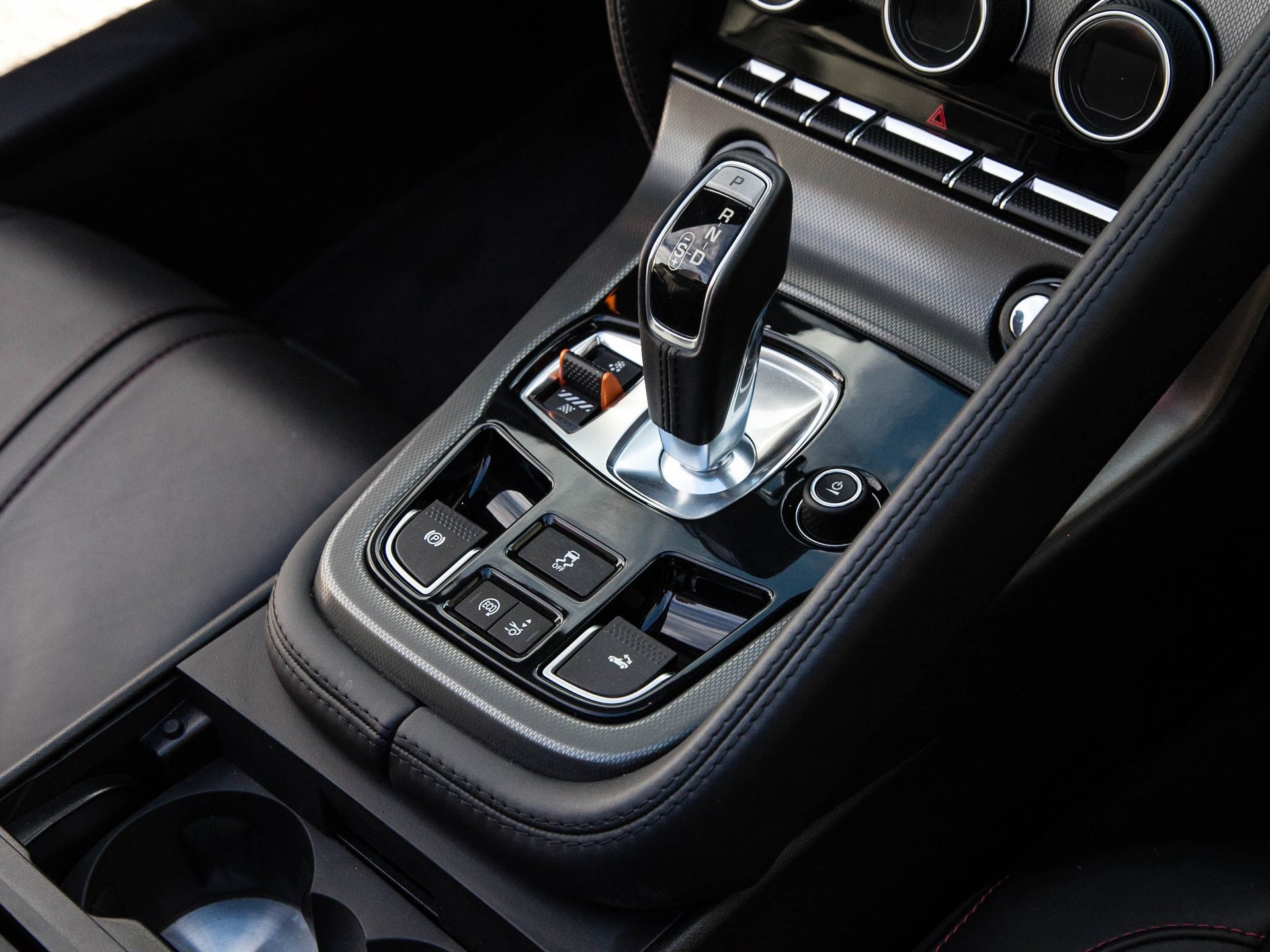 Used 2015 Jaguar F-TYPE S image 22