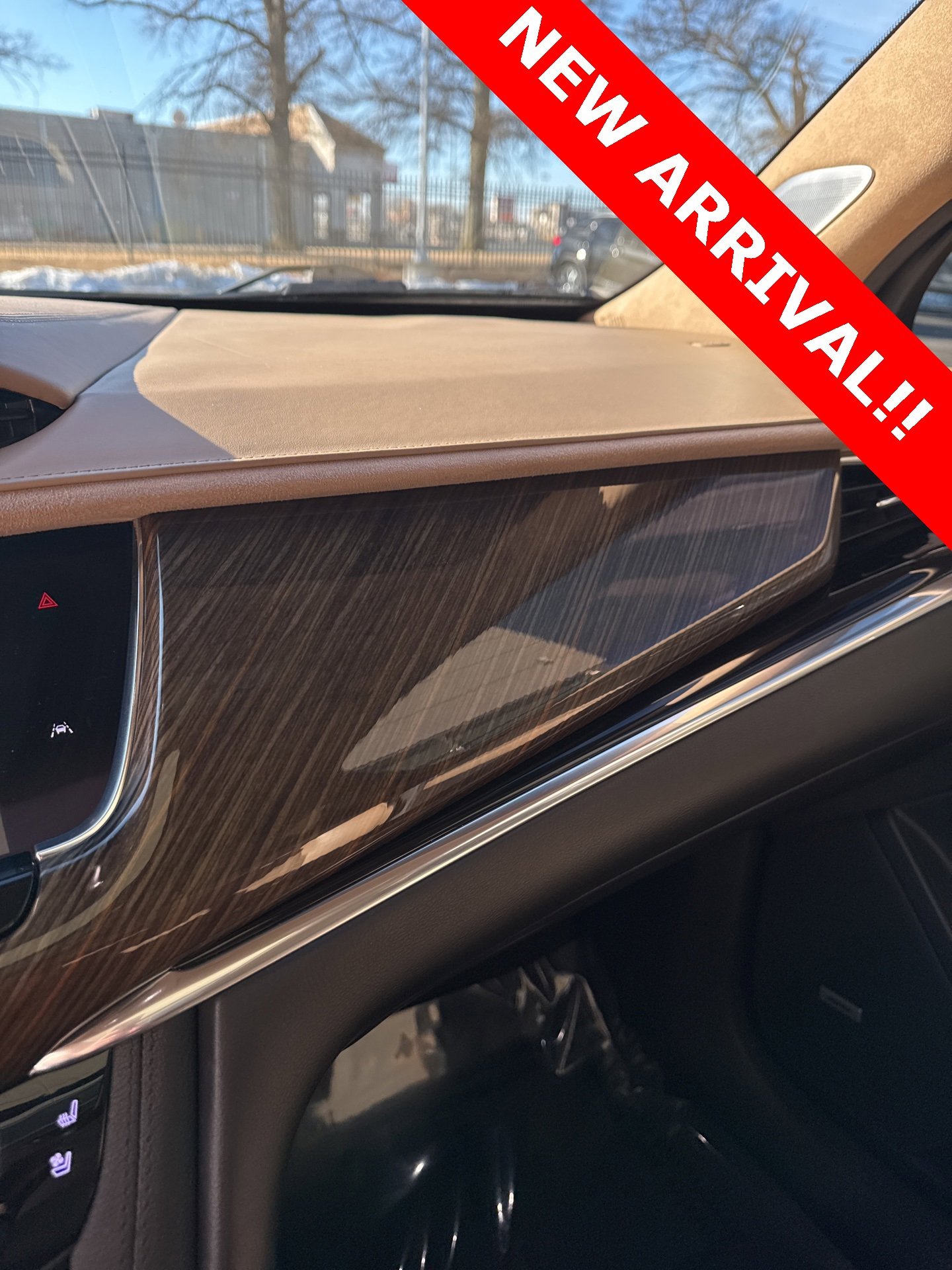 Used 2020 Cadillac XT6 Premium Luxury w/ Platinum Package image 17