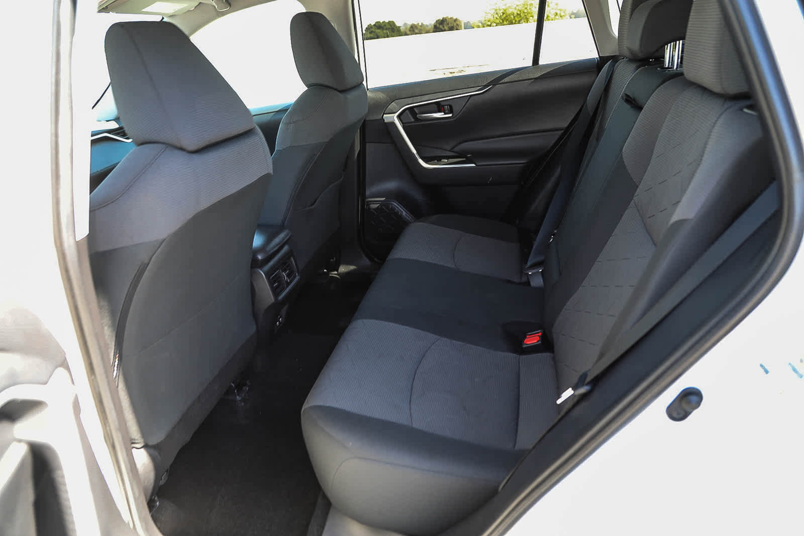 Certified 2020 Toyota RAV4 XLE w/ Carpet Mat Package image 19