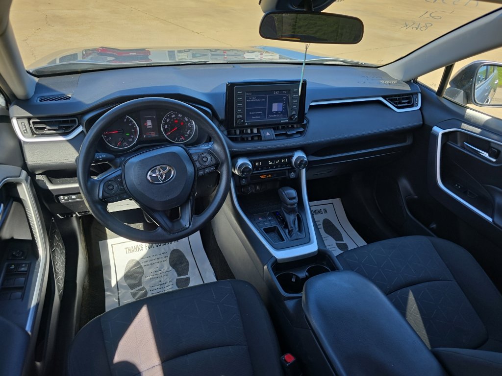Used 2021 Toyota RAV4 XLE image 9