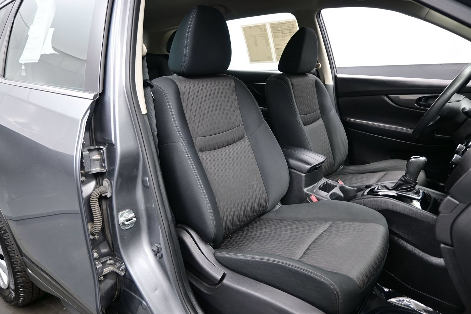 Used 2020 Nissan Rogue S FWD image 13