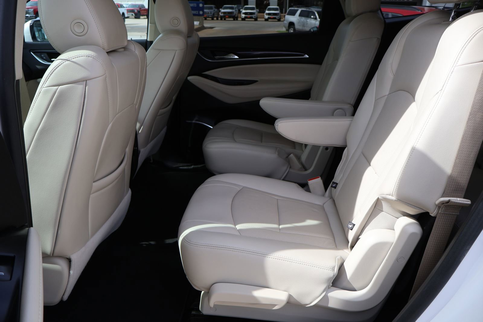 Used 2023 Buick Enclave Essence w/ Sport Touring Edition FWD image 15