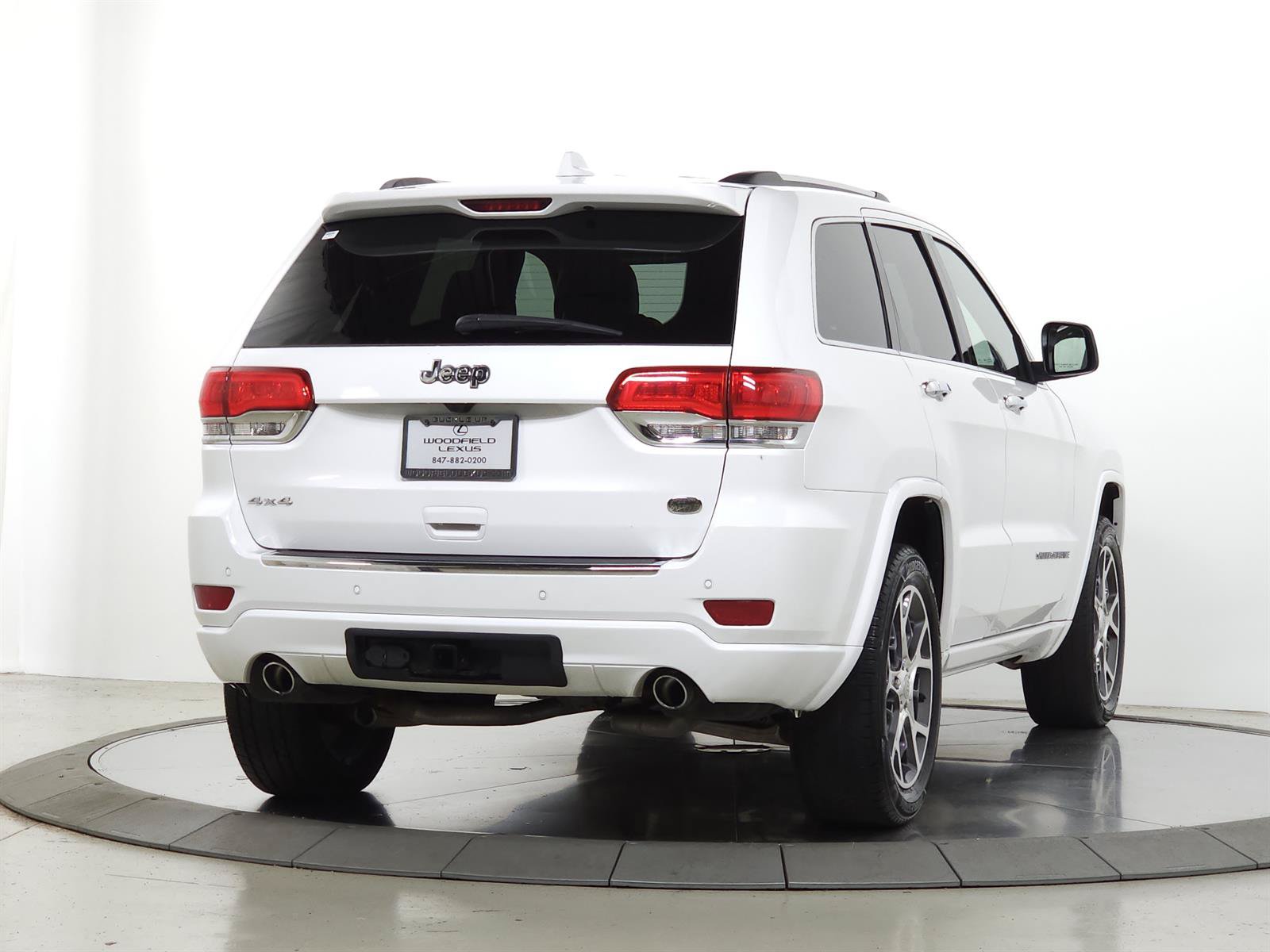 Used 2019 Jeep Grand Cherokee Overland AWD/4WD image 11