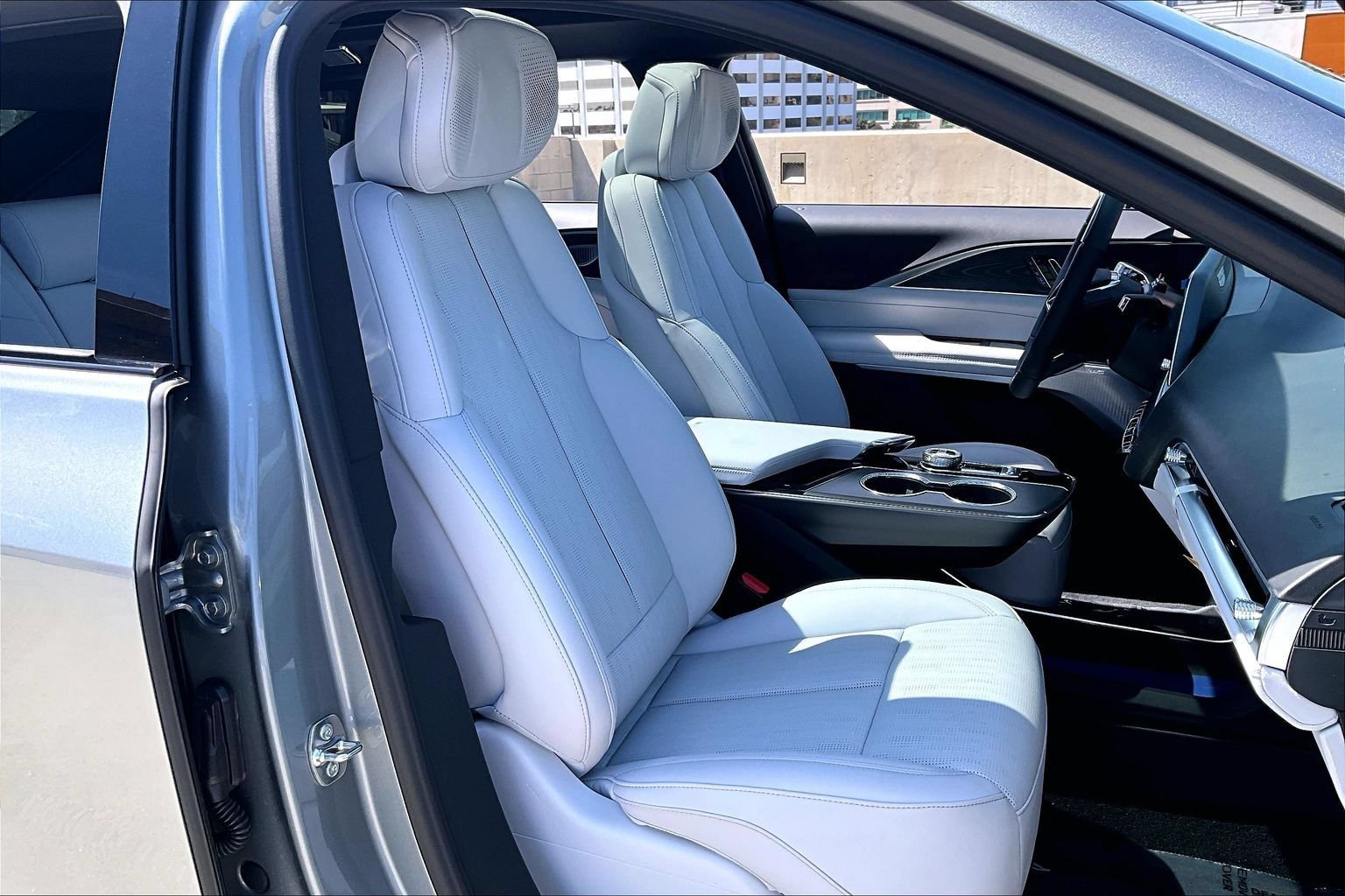 New 2026 Cadillac Lyriq Premium Luxury w/ LPO, Floor Liner Package AWD/4WD image 19