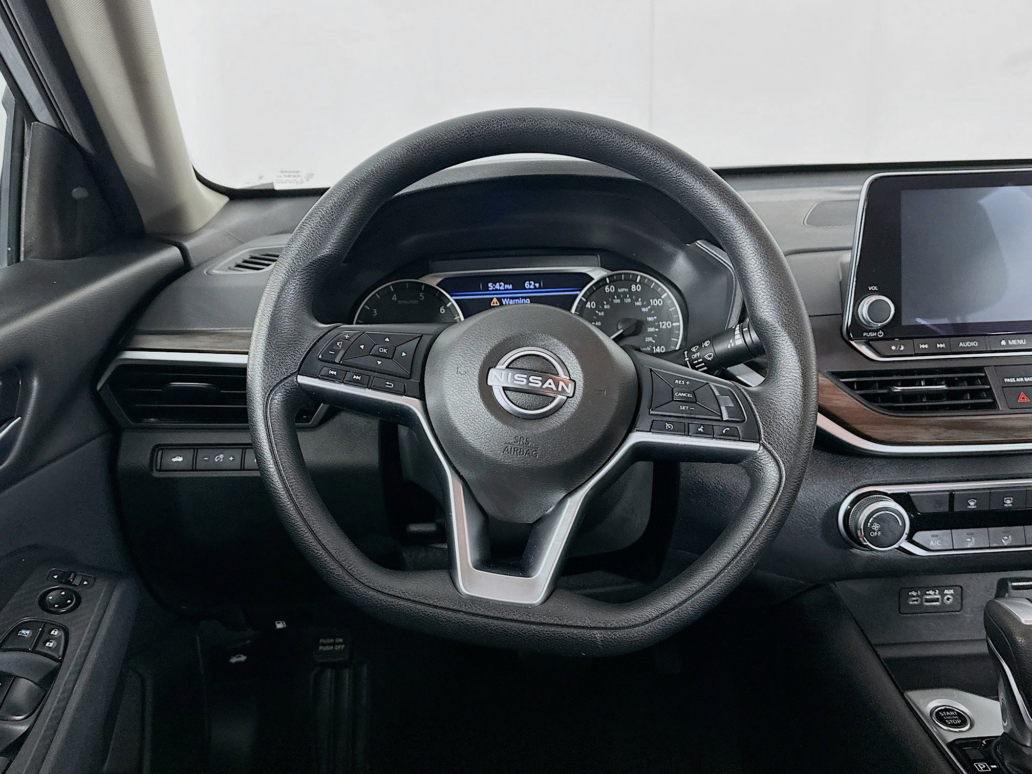 Used 2024 Nissan Altima 2.5 SV image 17