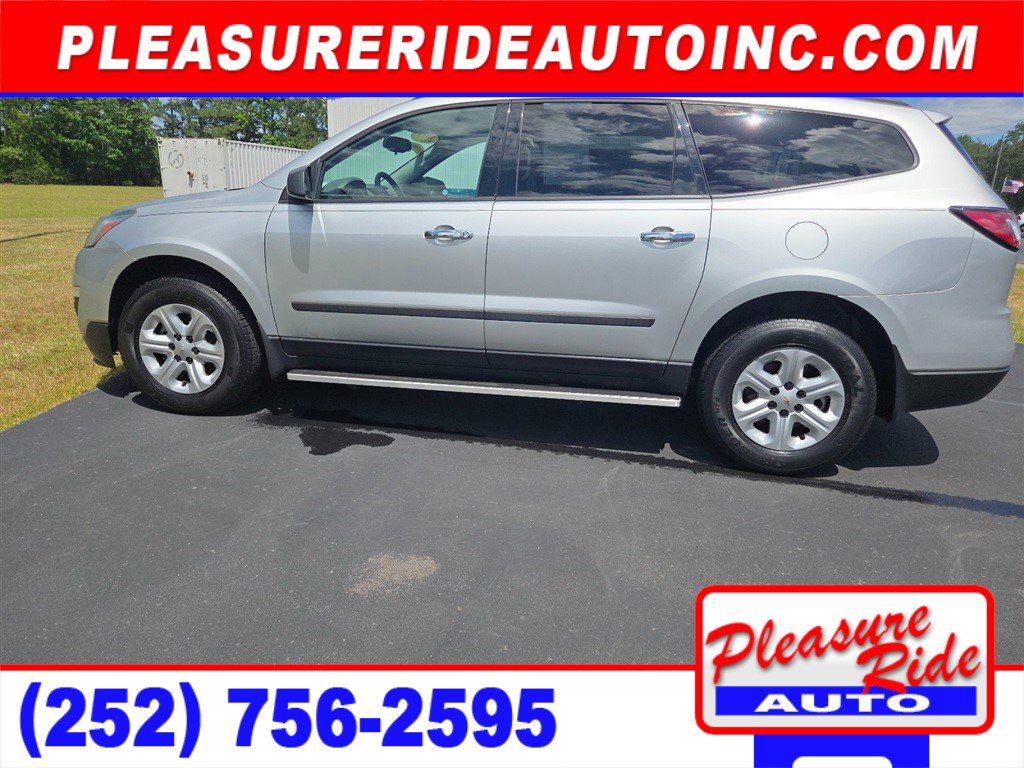 Used 2017 Chevrolet Traverse LS FWD image 1