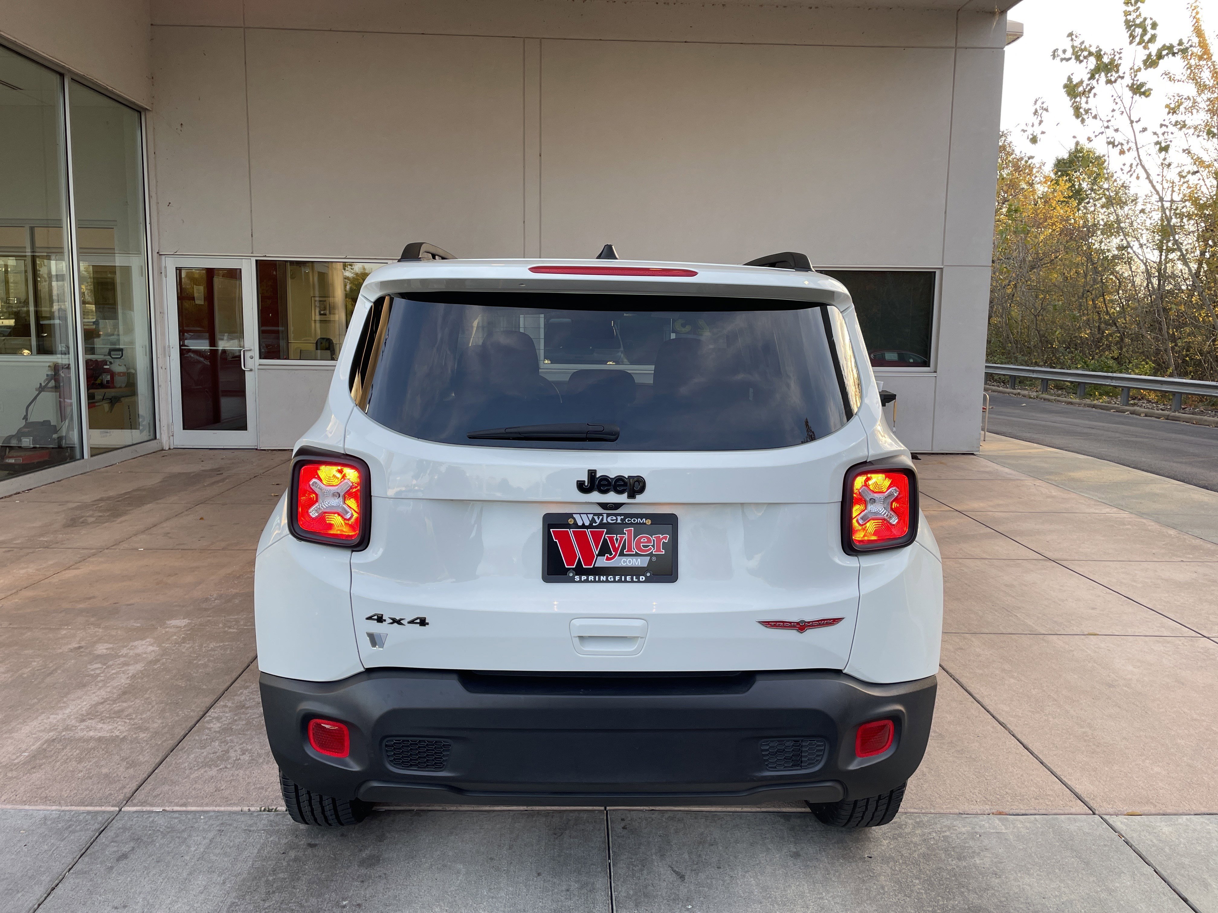 Used 2023 Jeep Renegade Trailhawk image 21