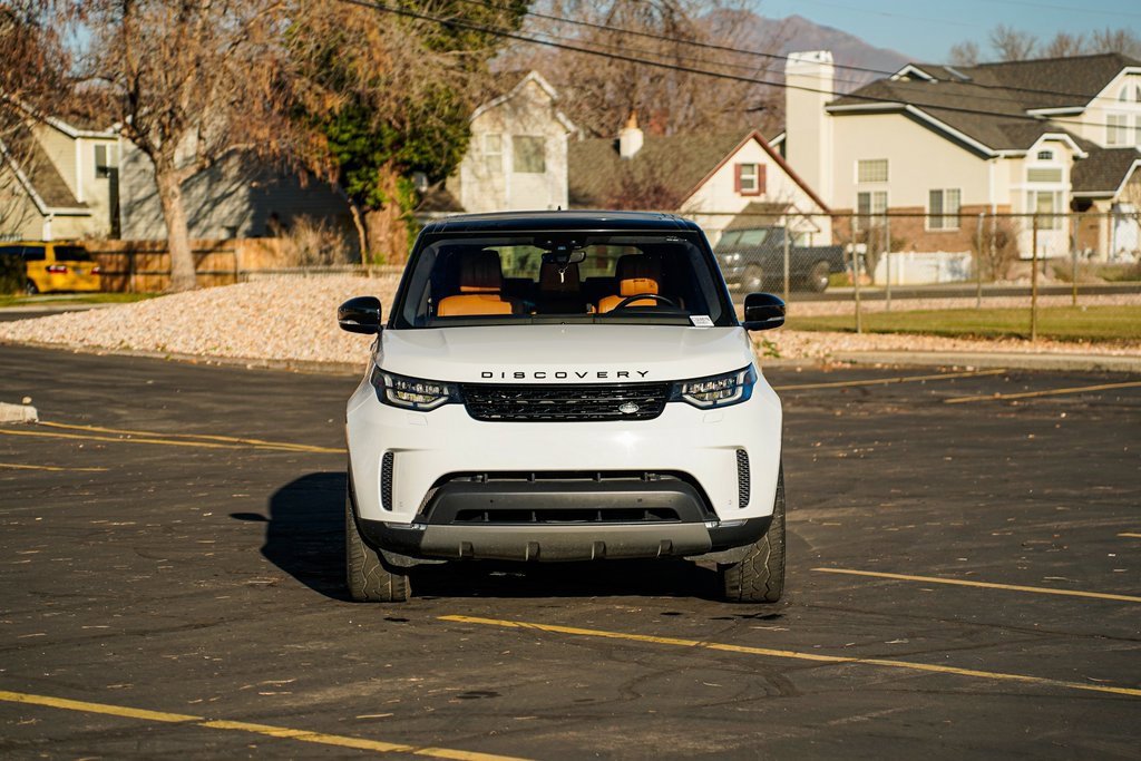 Used 2020 Land Rover Discovery HSE Luxury image 2