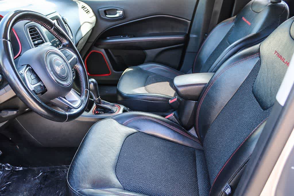Used 2020 Jeep Compass Trailhawk AWD/4WD image 13