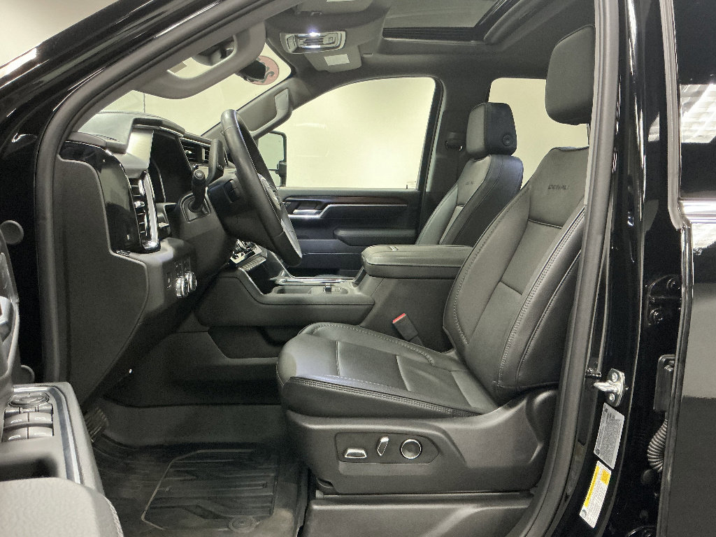 Used 2025 GMC Sierra 3500 Denali w/ Denali Reserve Package AWD/4WD image 10