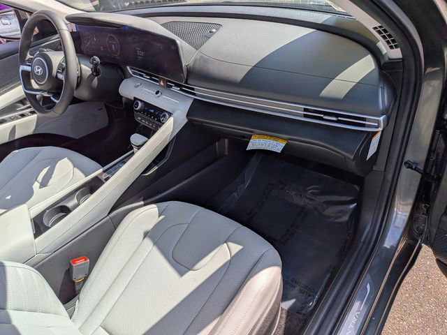 Used 2025 Hyundai Elantra Limited FWD image 36
