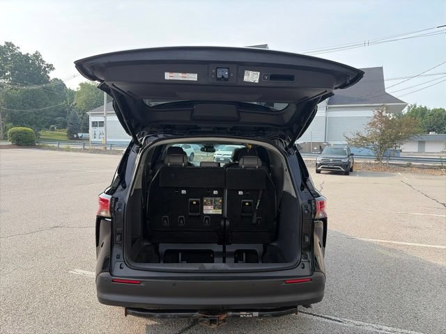 Used 2021 Toyota Sienna XLE w/ XLE Plus Package AWD/4WD image 9