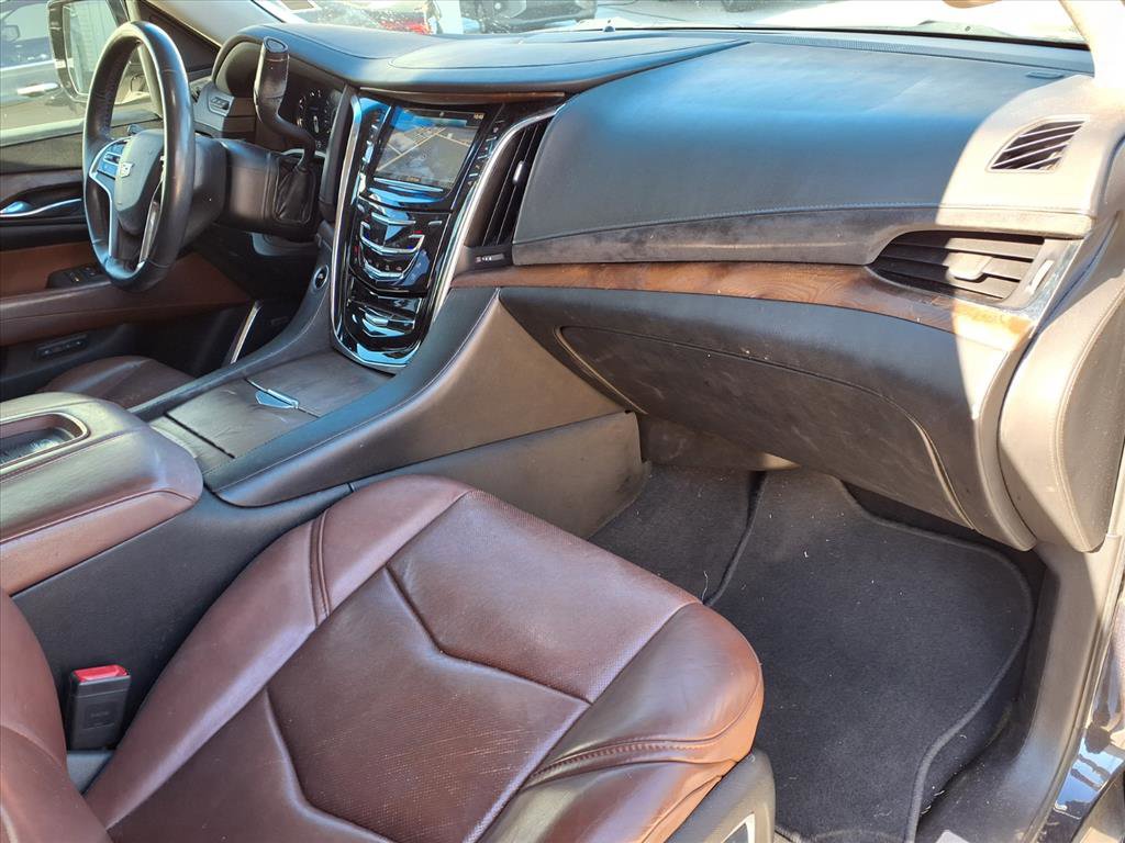 Used 2017 Cadillac Escalade Premium Luxury image 8
