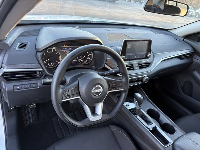 Used 2025 Nissan Altima 2.5 SV image 18