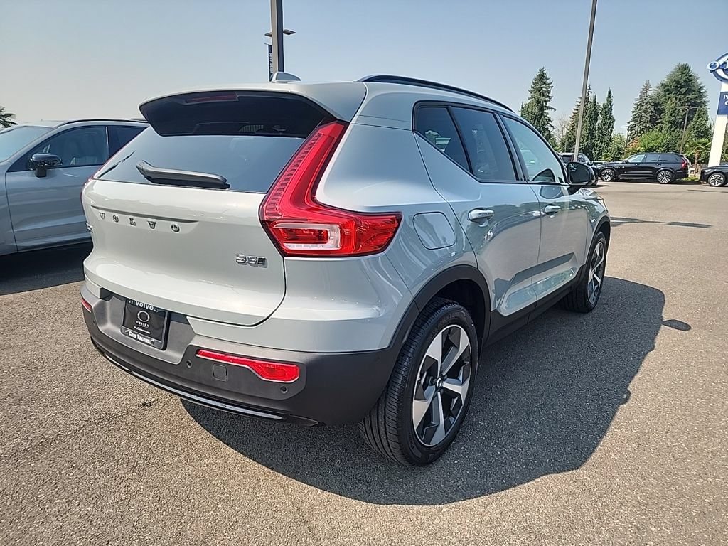New 2026 Volvo XC40 B5 Plus w/ Protection Package Premier AWD/4WD image 7