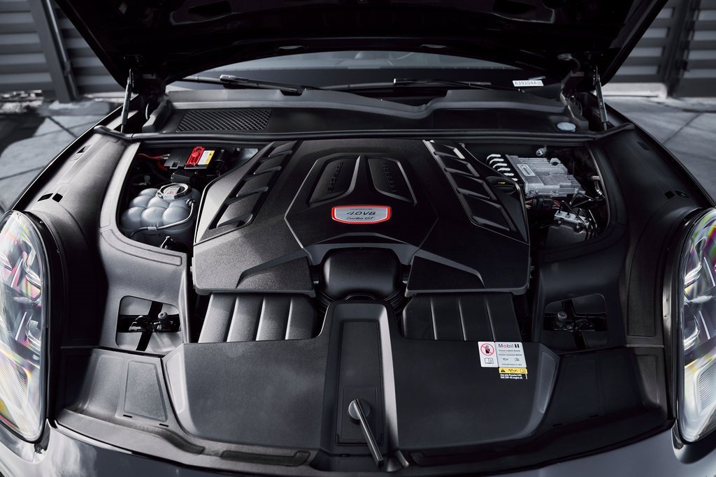 Used 2023 Porsche Cayenne Turbo GT image 19