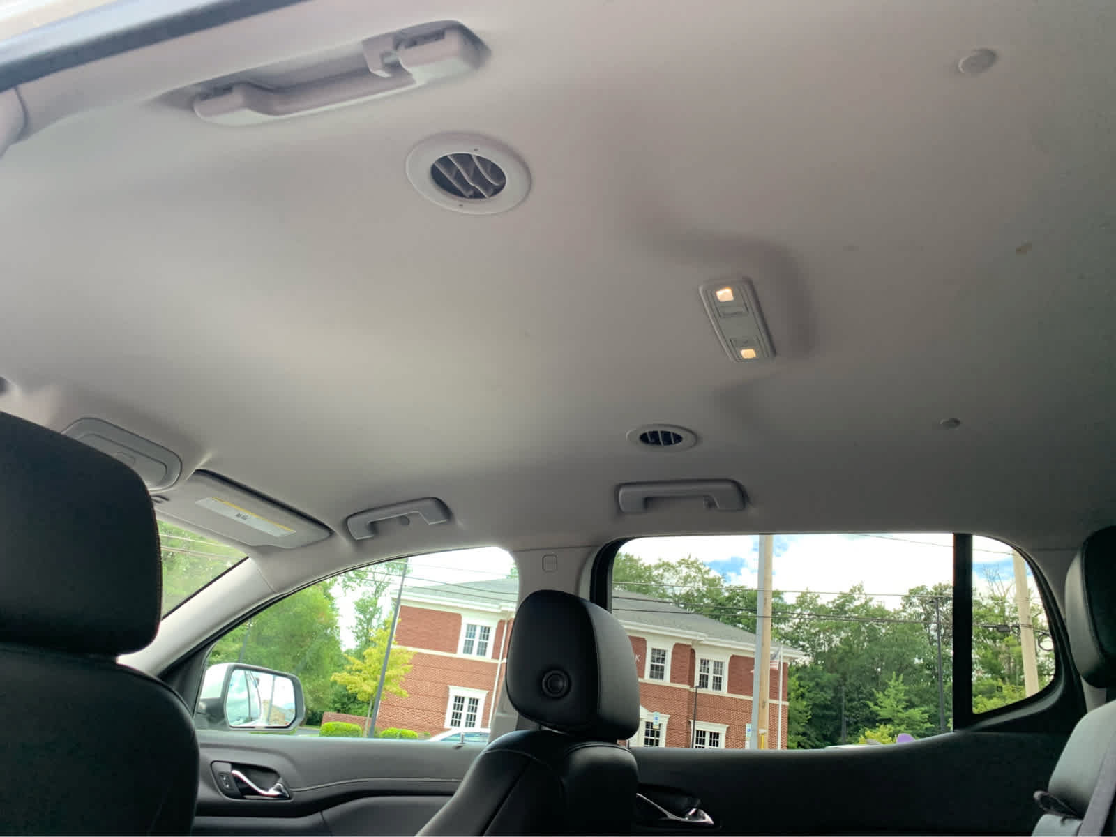 Used 2020 GMC Acadia SLT FWD image 27