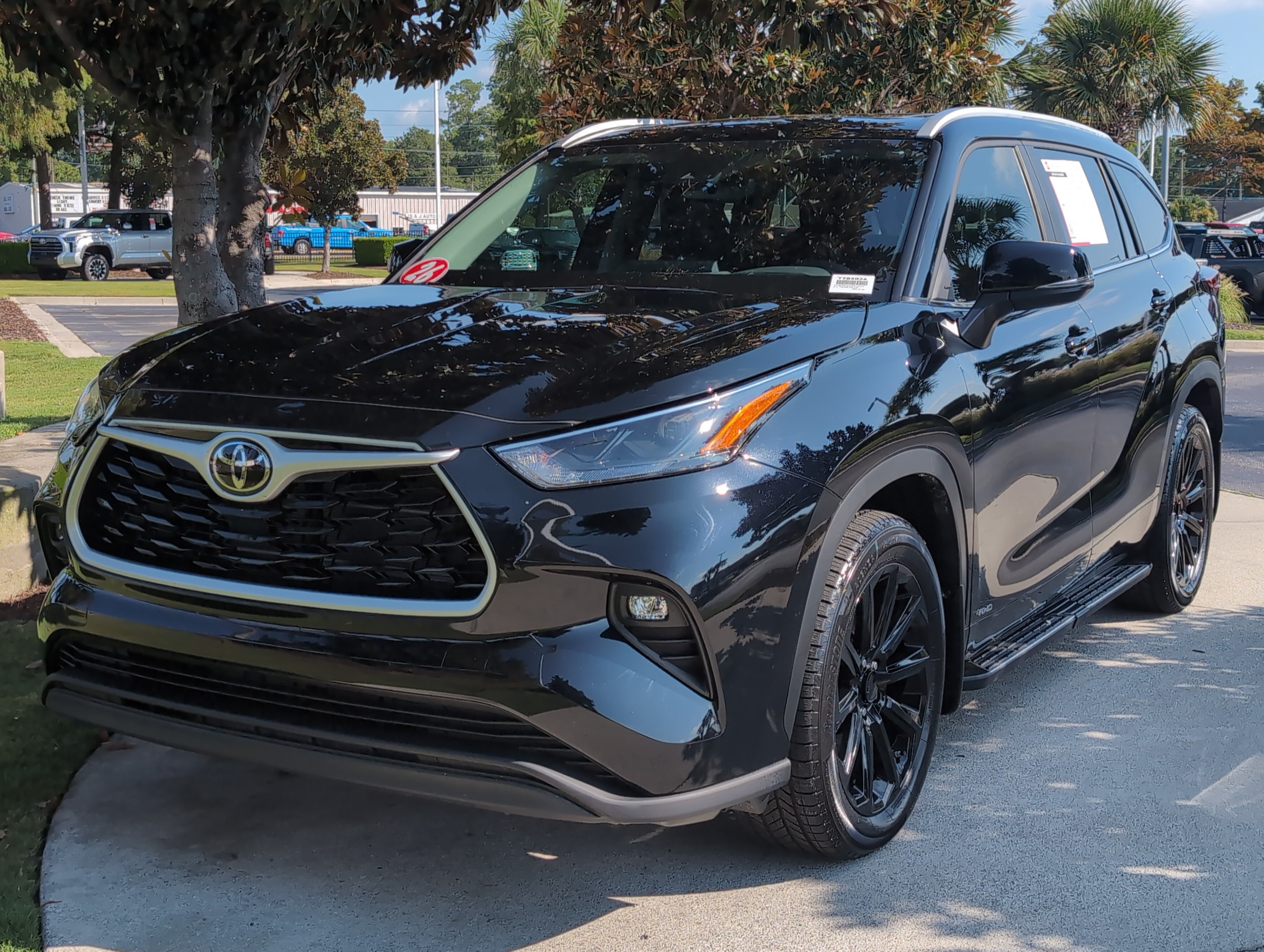 Certified 2026 Toyota Highlander XLE AWD/4WD image 5