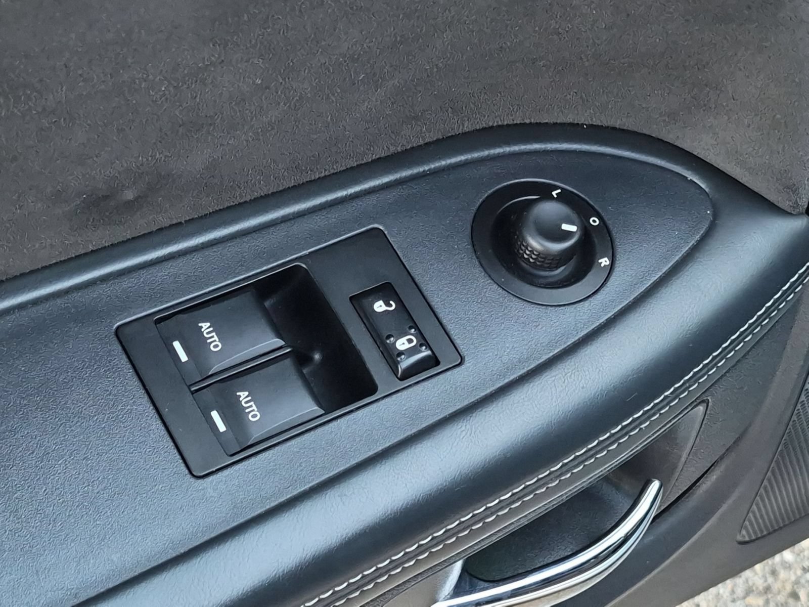 Used 2010 Dodge Challenger SRT8 w/ SRT Option Group II RWD image 11