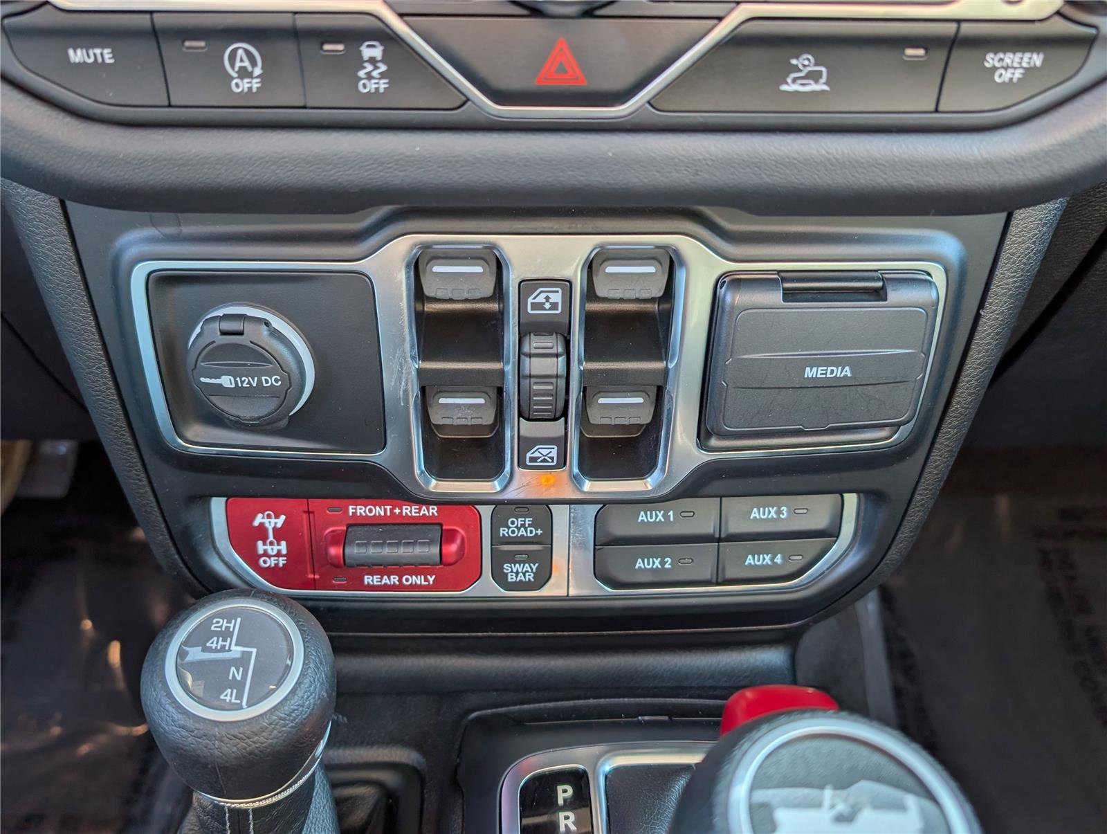 Used 2024 Jeep Wrangler Unlimited Rubicon image 26