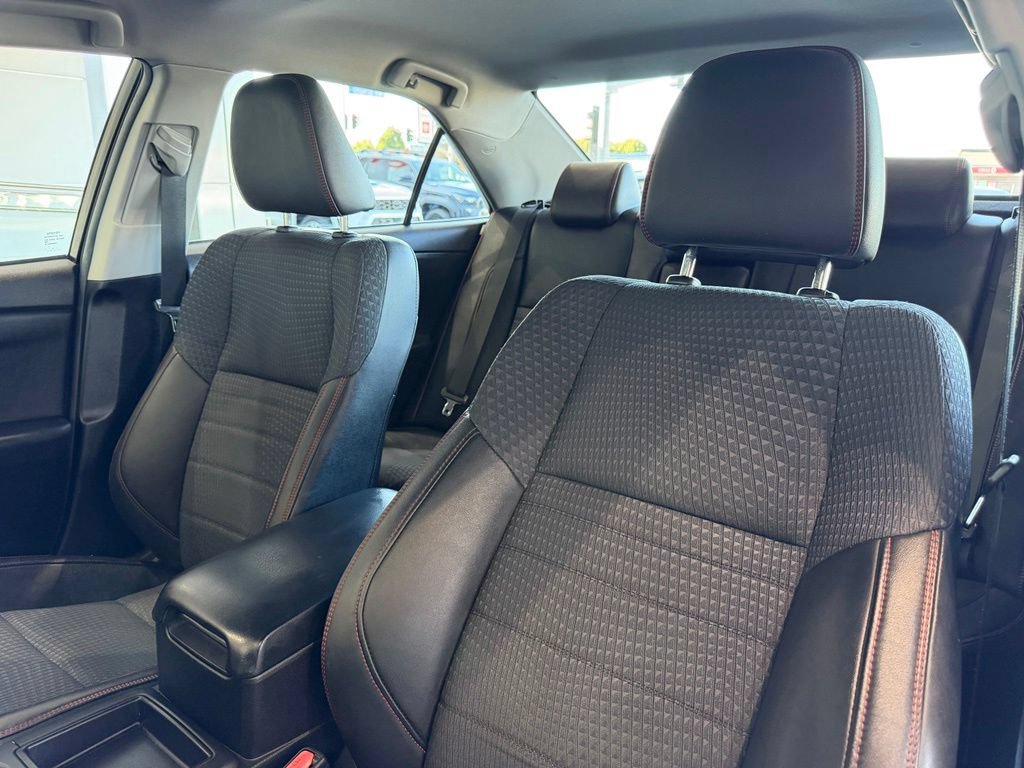 Used 2015 Toyota Camry SE FWD image 22