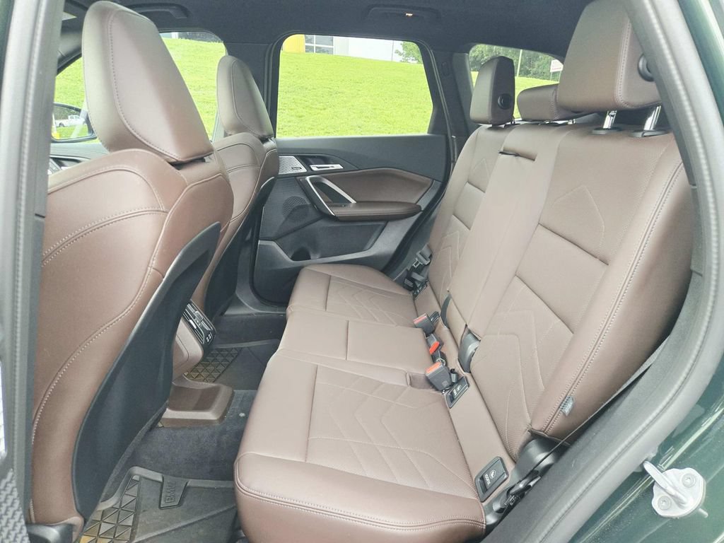 Used 2025 BMW X1 xDrive28i AWD/4WD image 13