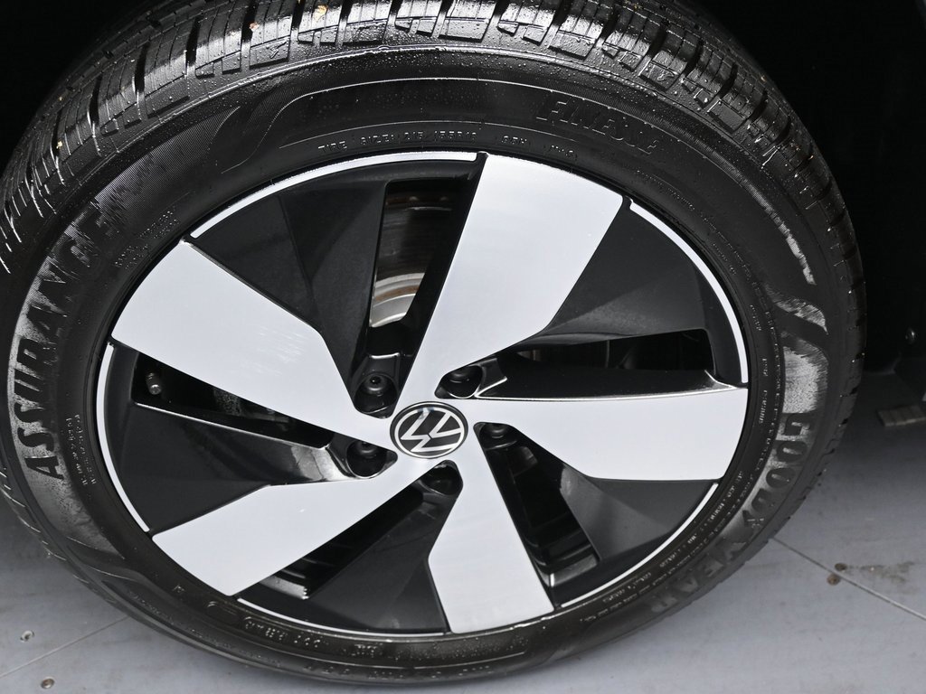 Used 2025 Volkswagen Taos S image 43