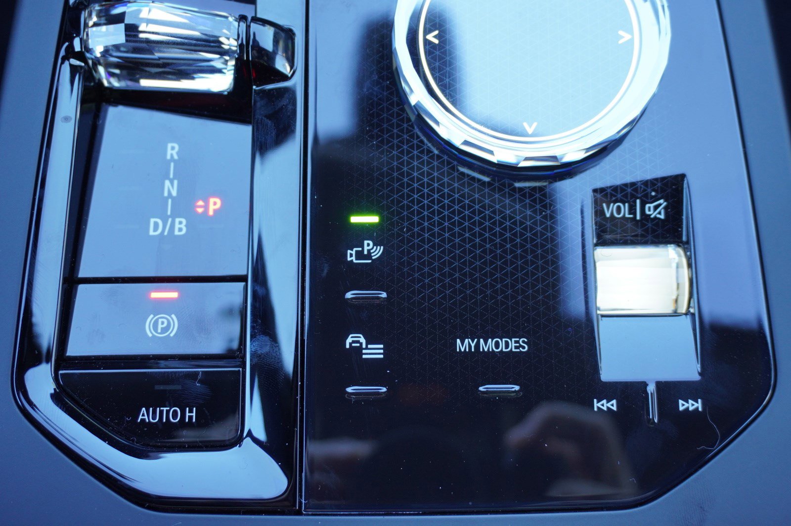 New 2025 BMW iX xDrive50 image 11