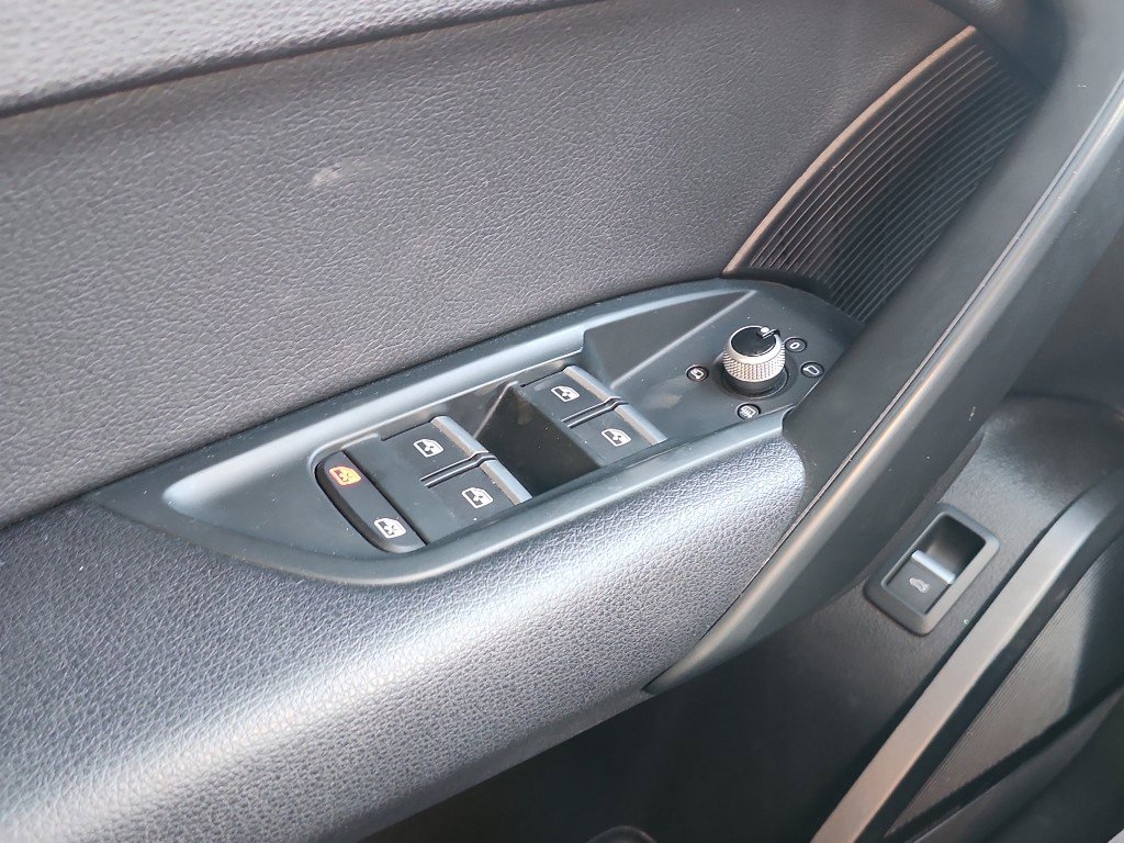 Used 2018 Audi Q5 2.0T Premium Plus w/ Premium Plus Package image 30