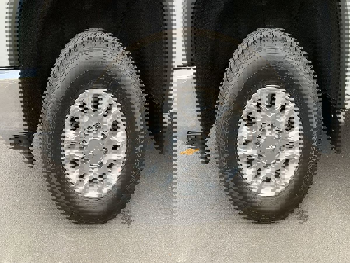 Used 2021 Chevrolet Silverado 3500 LTZ w/ LTZ Convenience Package image 11