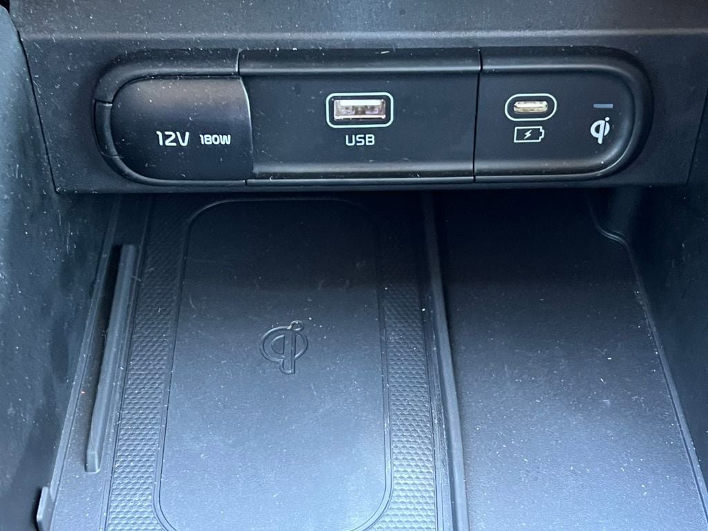 Used 2024 Kia Telluride EX w/ EX Captain's Chair Package FWD image 27