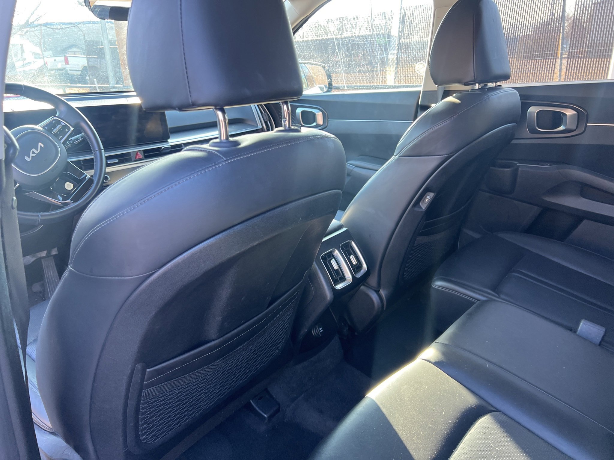 Used 2024 Kia Sorento S image 13