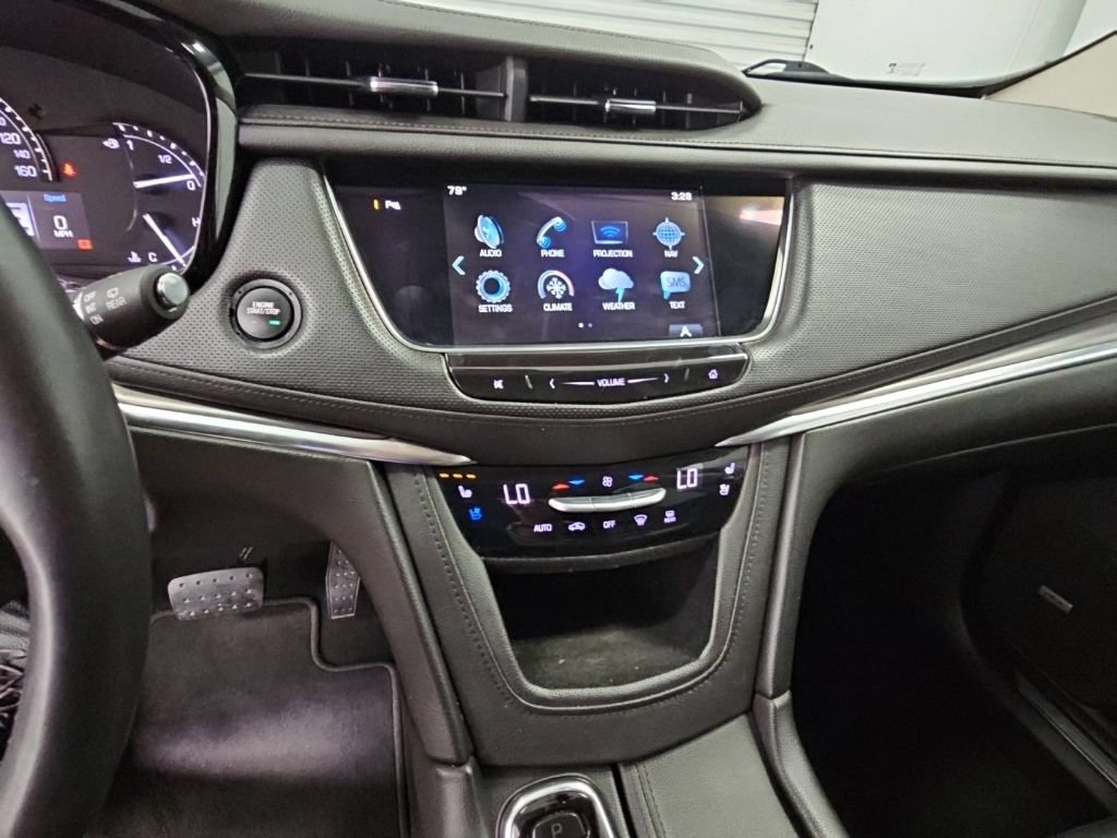 Used 2018 Cadillac XT5 Premium Luxury AWD/4WD image 13