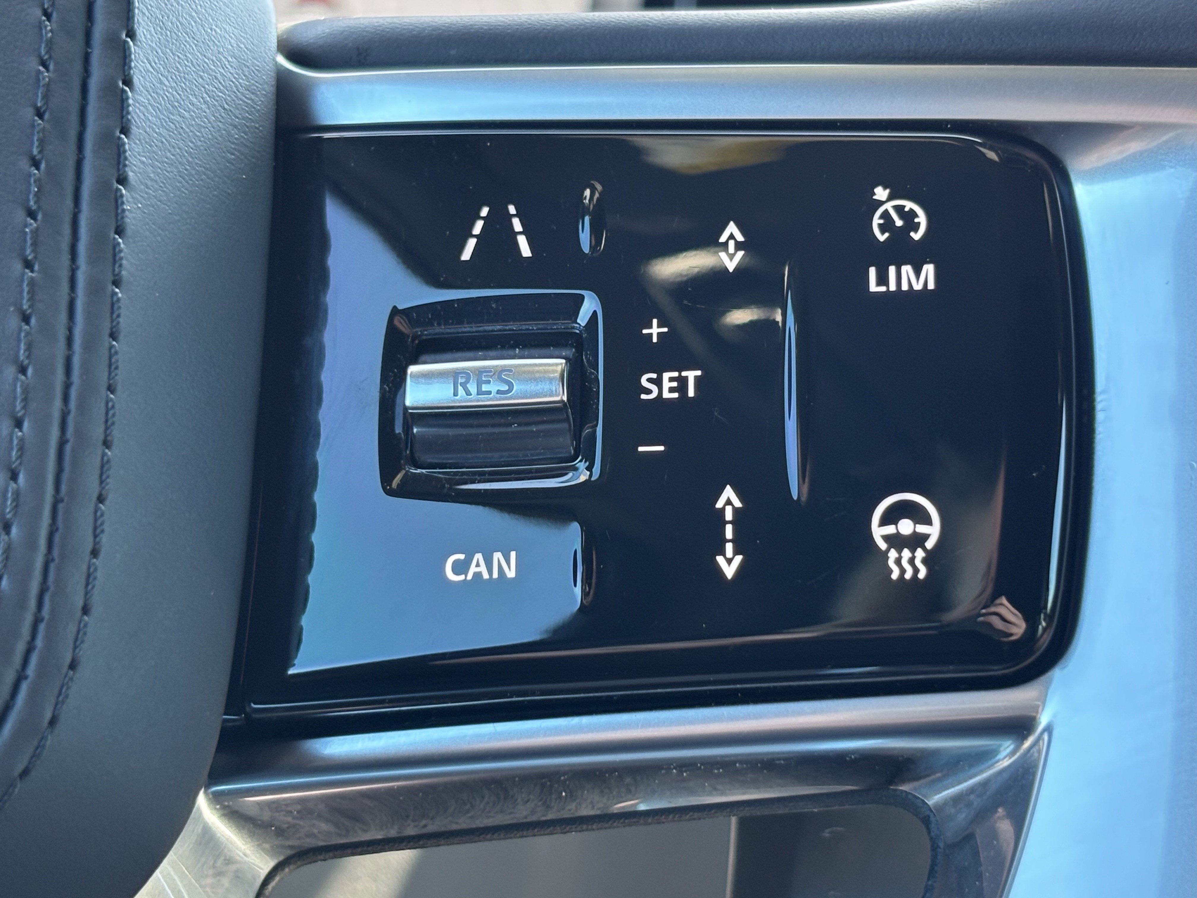 Used 2025 Land Rover Range Rover SE AWD/4WD image 20
