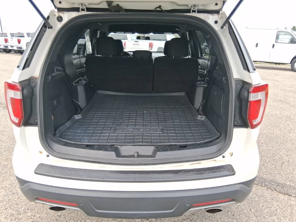 Used 2018 Ford Explorer XLT FWD image 18
