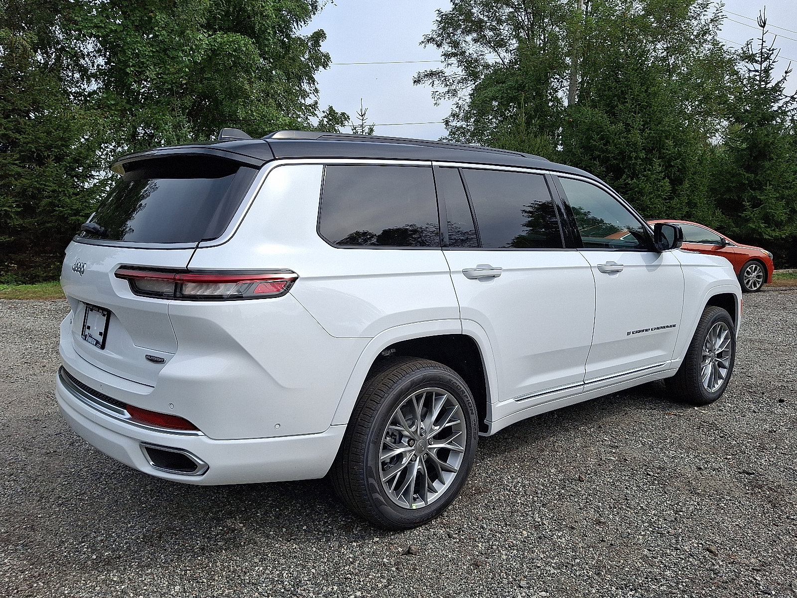 New 2025 Jeep Grand Cherokee L Summit w/ Luxury Tech Group V image 4