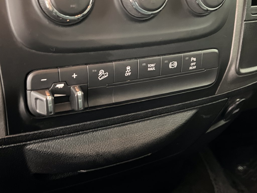 Used 2017 RAM 2500 Tradesman w/ Chrome Appearance Group AWD/4WD image 39