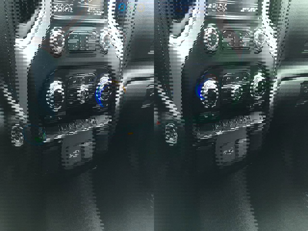 Used 2021 GMC Sierra 1500 Elevation image 21