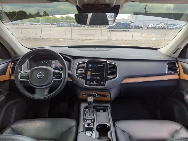 Used 2022 Volvo XC90 T6 Momentum w/ Advanced Package image 19