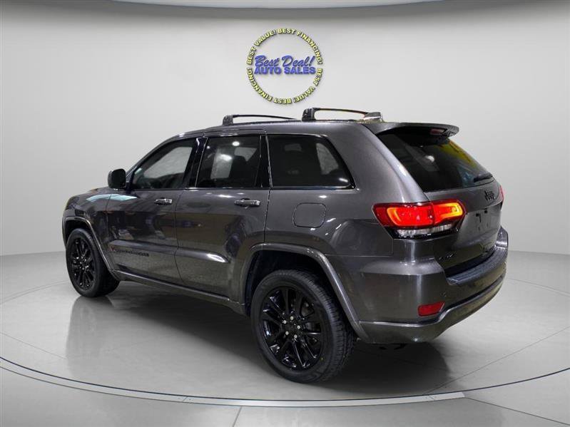 Used 2020 Jeep Grand Cherokee Altitude AWD/4WD image 4