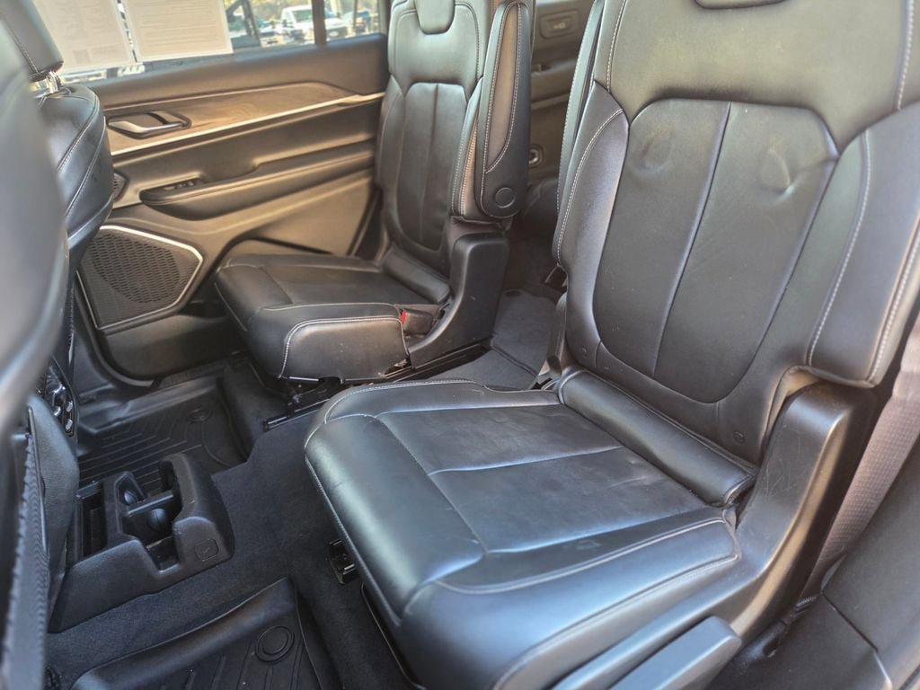 Used 2022 Jeep Grand Cherokee L Limited AWD/4WD image 17