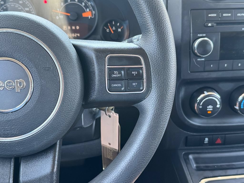 Used 2014 Jeep Patriot Sport FWD image 12
