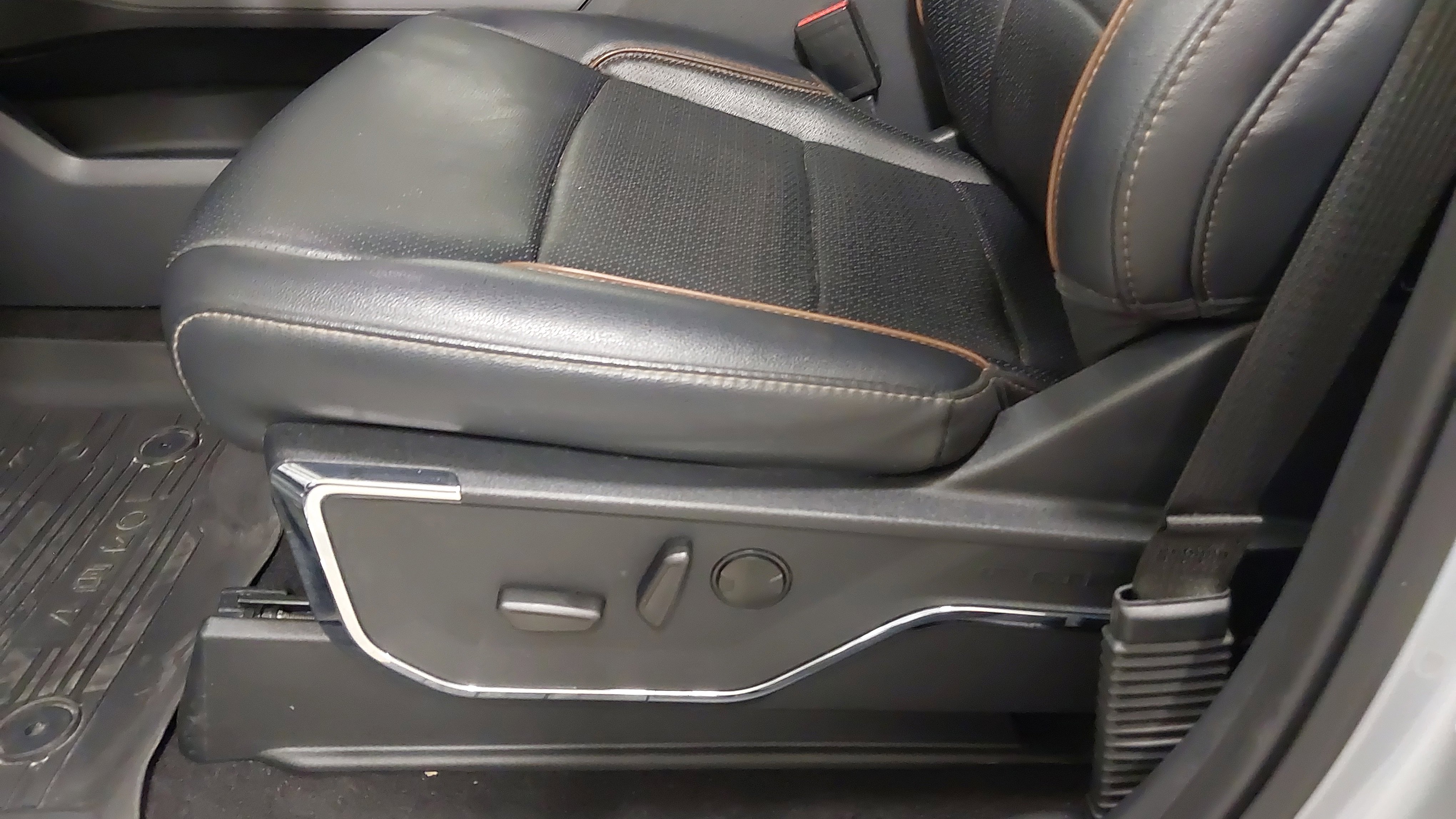 Used 2024 Ford F150 Lariat image 22