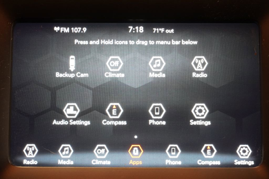 Used 2020 Jeep Cherokee Latitude FWD image 14