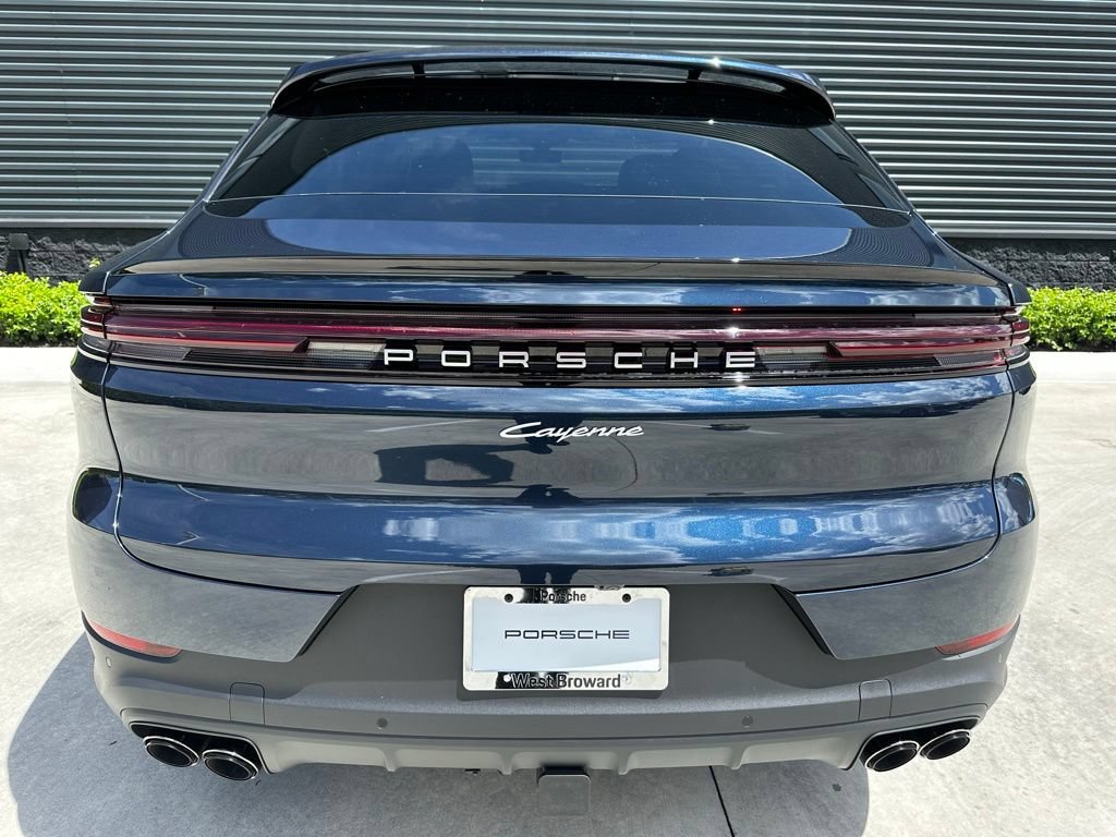 Certified 2025 Porsche Cayenne E-Hybrid Coupe AWD/4WD image 11