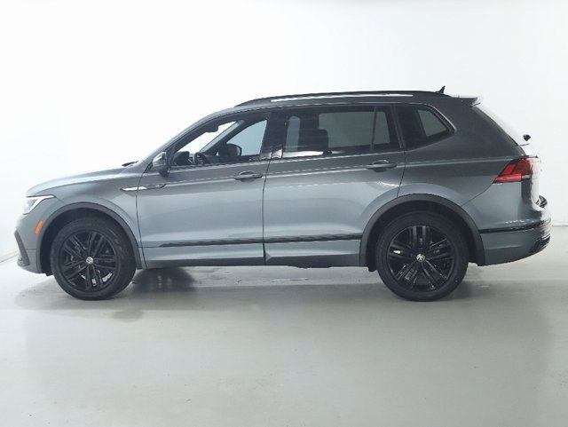Used 2022 Volkswagen Tiguan SE R-Line image 38