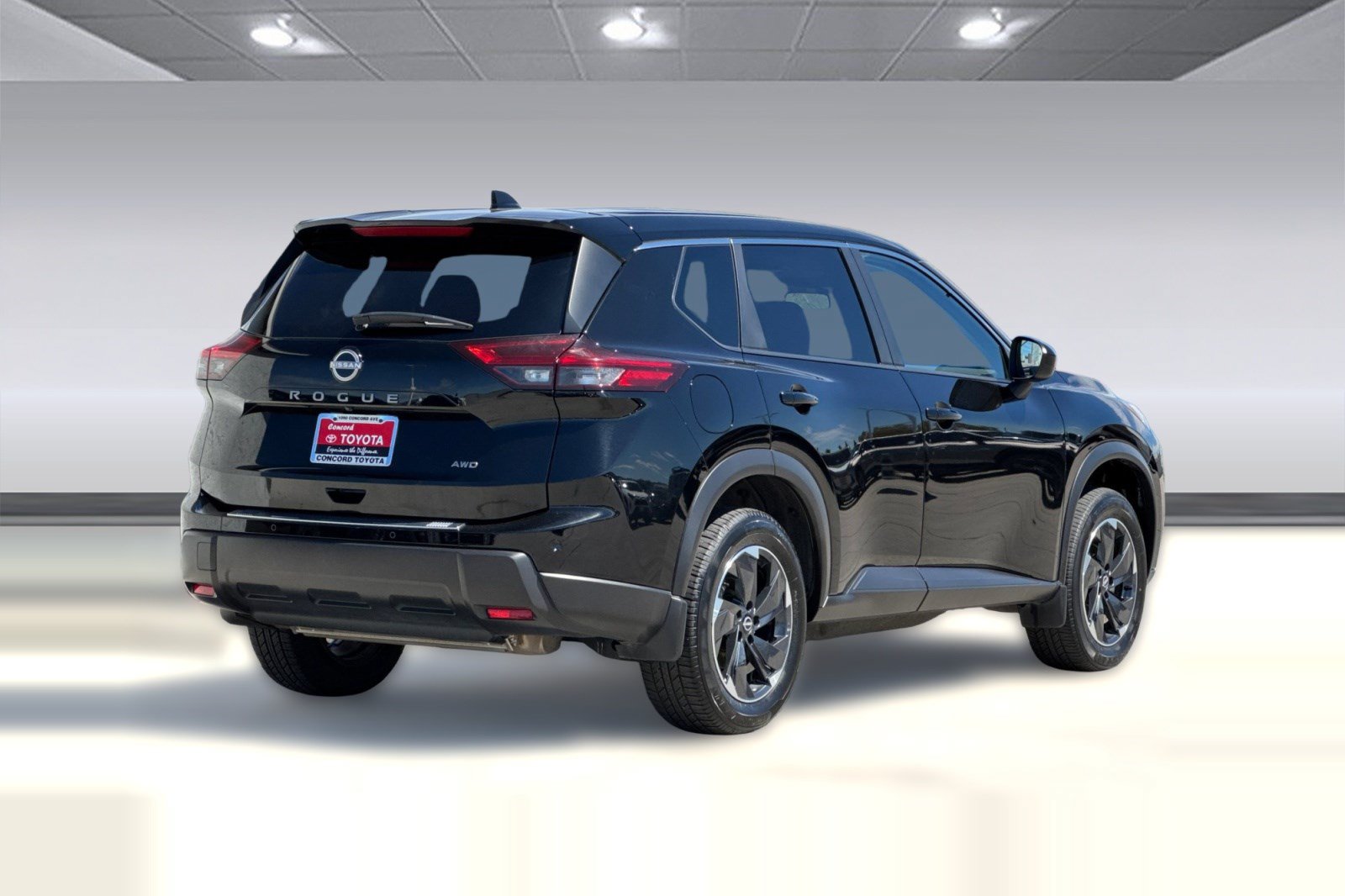 Used 2025 Nissan Rogue SV AWD/4WD image 9